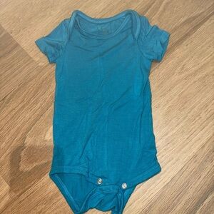Kyte Baby Short Sleeve Bodysuit in Lagoon